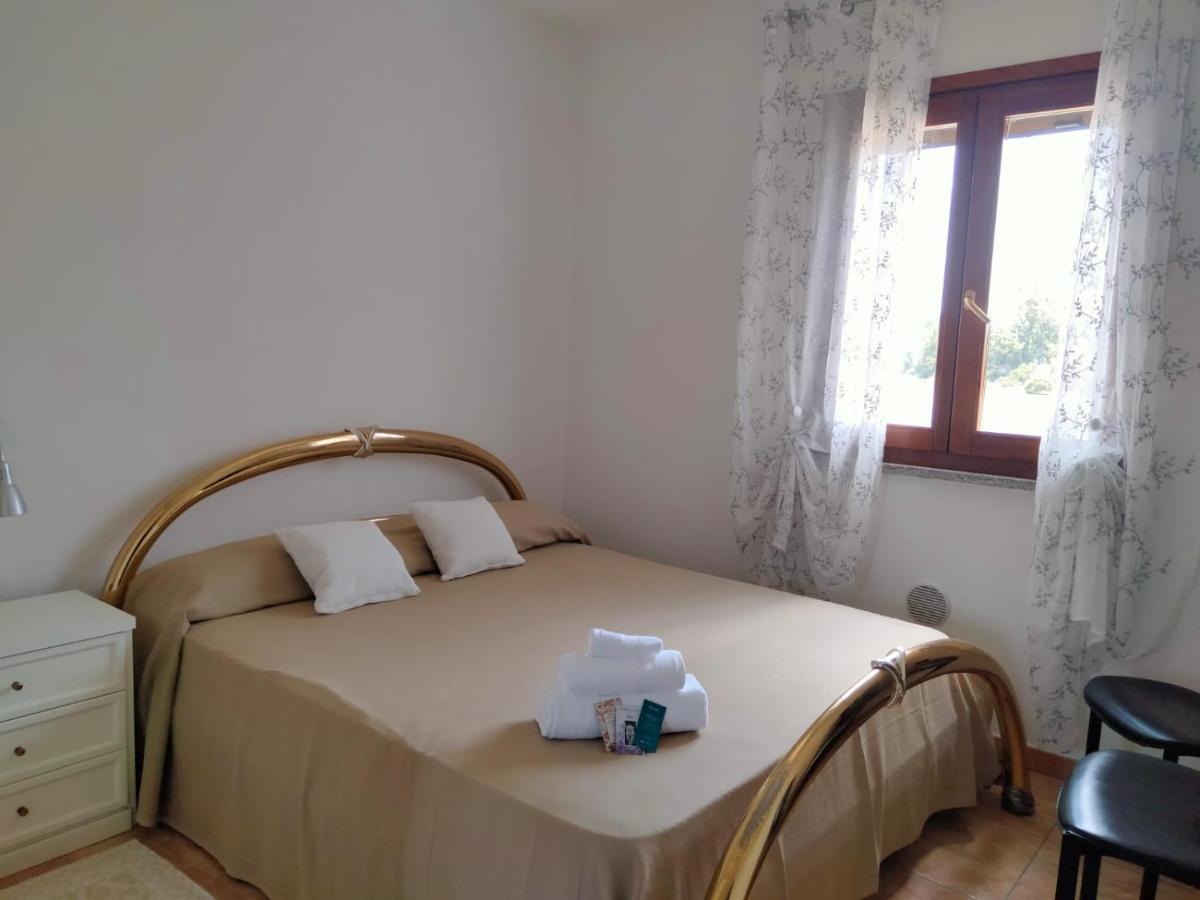 Bed and Breakfast La Casa Dei Fenicotteri Olbia Exterior foto